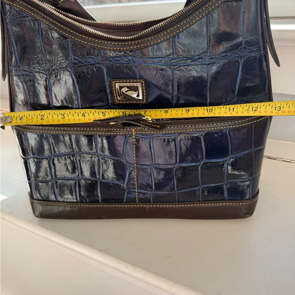 Dooney & Bourke Navy Croc Embossed Leather Shoulder Bag with Dust Bag EUC